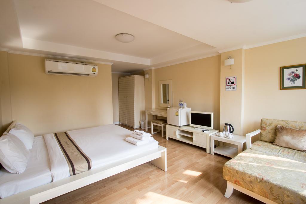 Hotel Triple Palms House à Chiang Mai Extérieur photo
