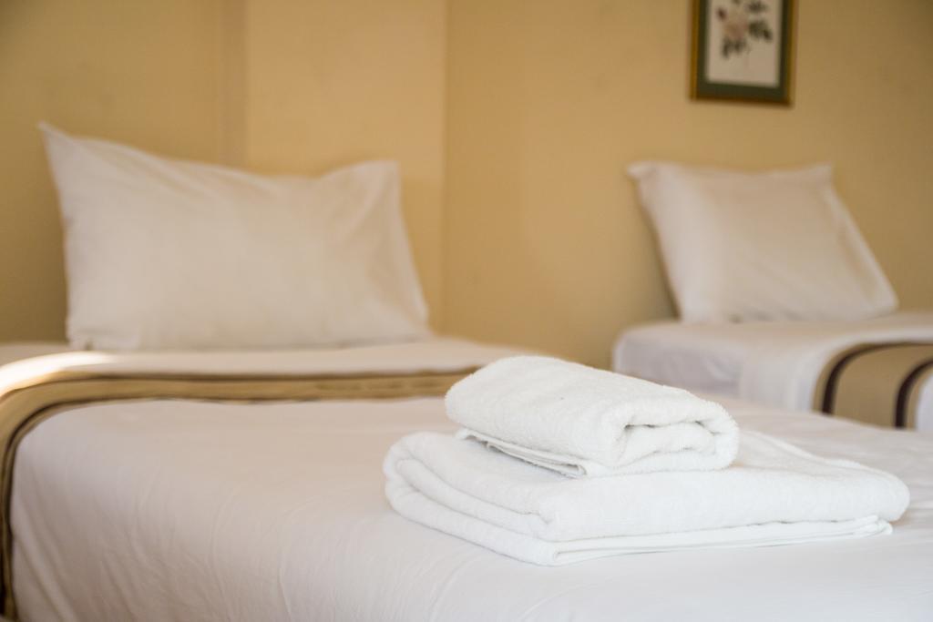 Hotel Triple Palms House à Chiang Mai Extérieur photo