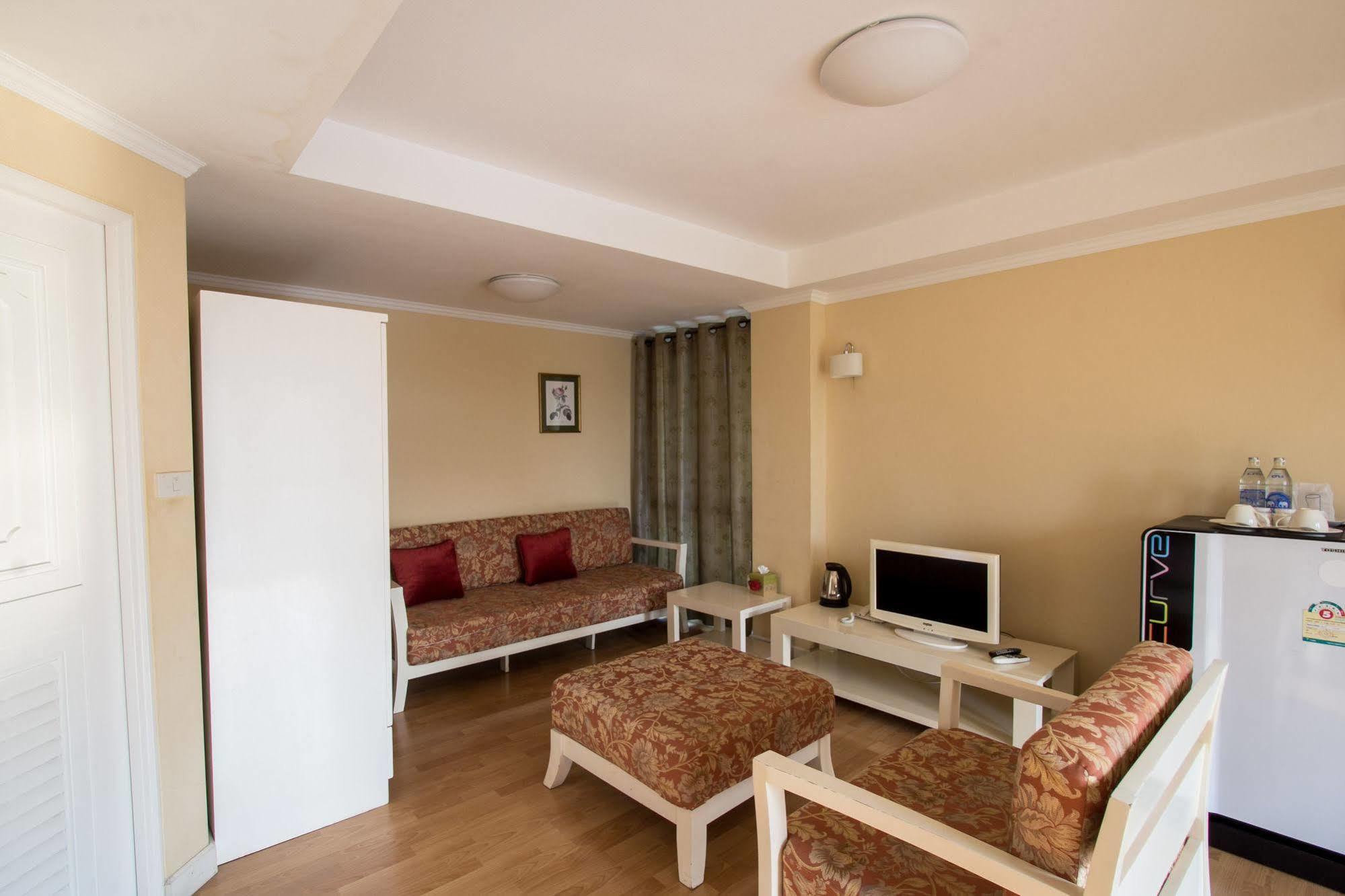 Hotel Triple Palms House à Chiang Mai Extérieur photo